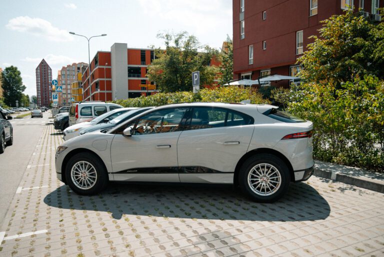 Прокат Jaguar I-Pace в Киеве