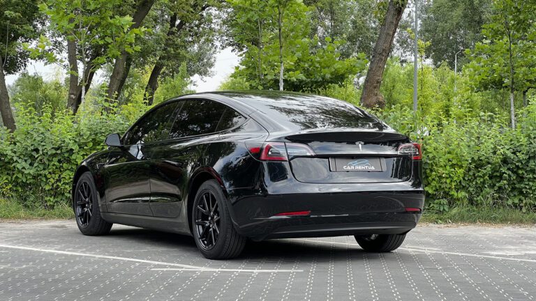 Tesla model 3 аренда в Киеве
