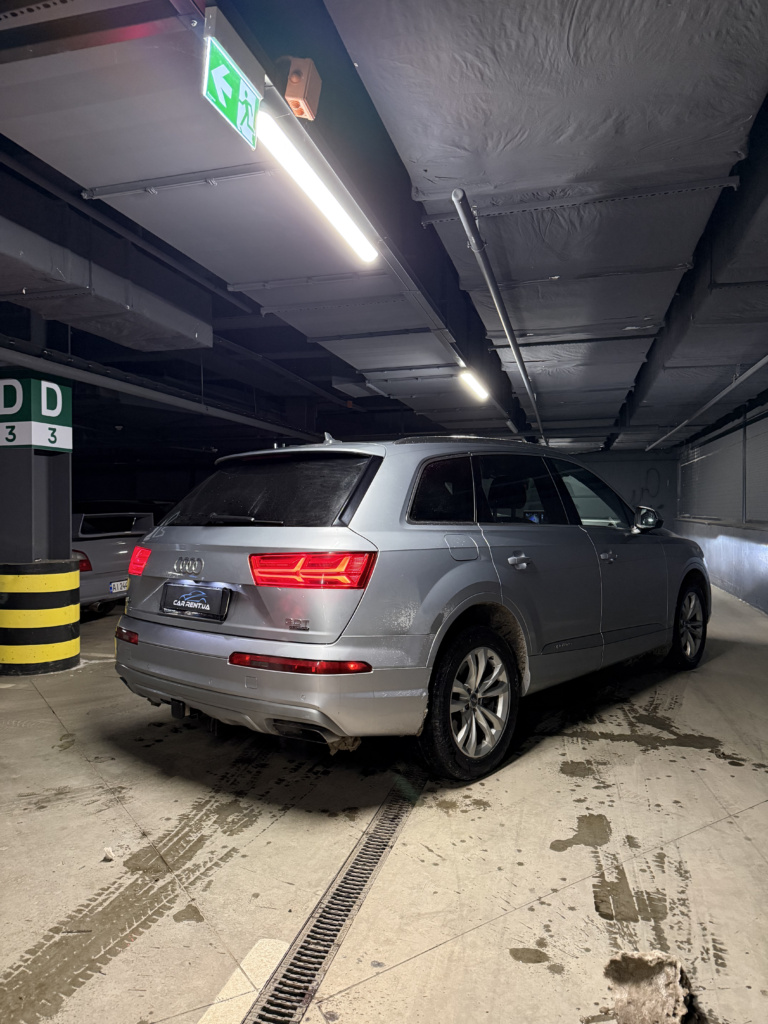 AUDI Q7 2017 сіра