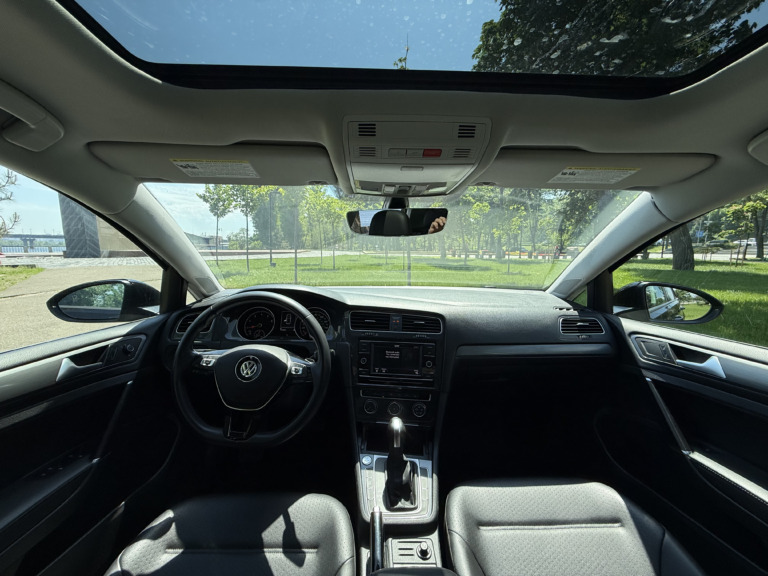 Volkswagen Golf прокат авто в Украине