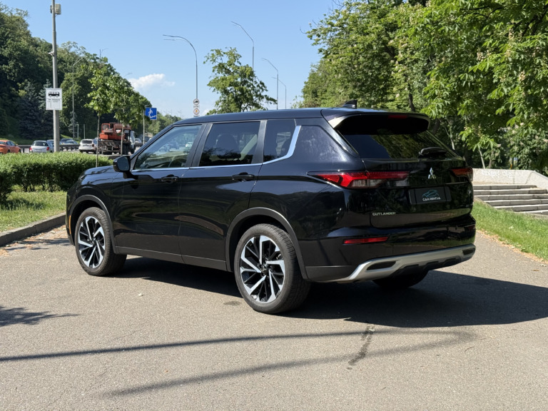 Mitsubishi Outlander аренда авто с доставкой