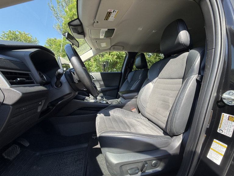 Mitsubishi Outlander автомобиль в аренду