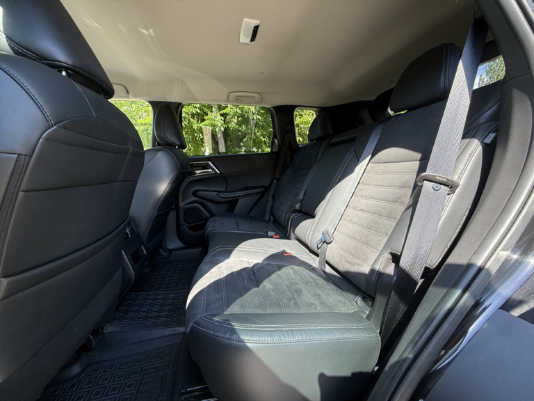 Mitsubishi Outlander прокат машины