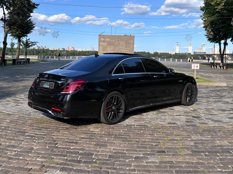 Mercedes S63 AMG автомобиль в аренду