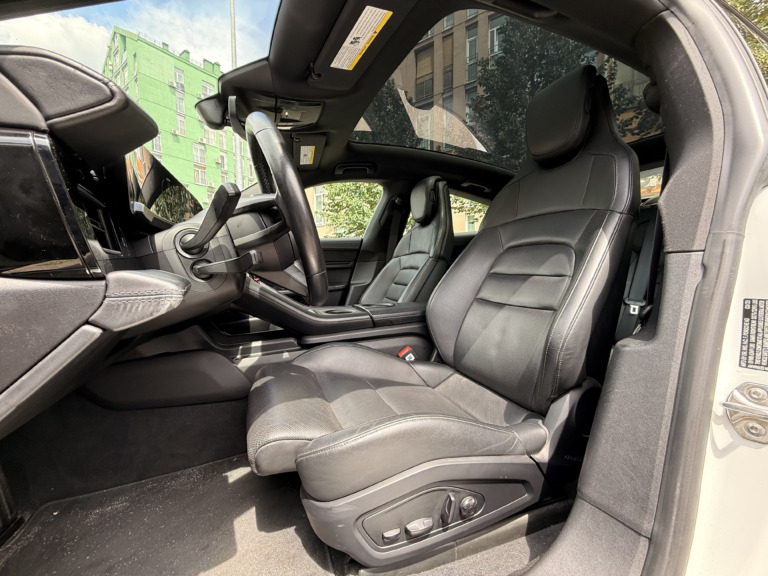 Porsche Taycan 4S прокат машины