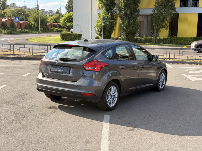 Ford Focus довгострокова оренда авто
