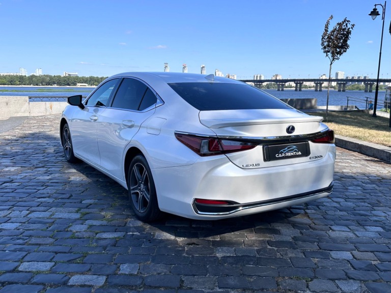 Lexus ES 300h car rental in Ukraine