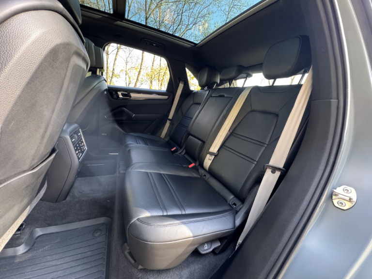 Porsche Cayenne долгосрочная аренда авто